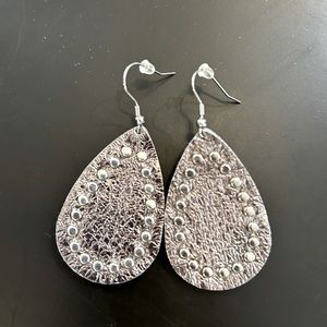 Leather earrings